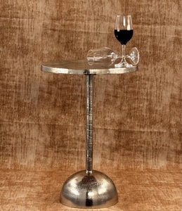 Mesa de Bar de Aluminio Fundido Refinado con Columna Martillada, Tapa Redonda, Base de Cúpula, Soporte Estable, Acabado Duradero, Toque Chic Contemporáneo - Product Image 6