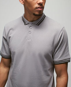 Polo de Primera Calidad con Detalles Reflectantes en los Hombros, Diseño Tecnológico Moderno, Logotipo Personalizado, Suministro al por Mayor - Product Image 2