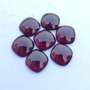 พลอยโกเมนธรรมชาติทรงสี่เหลี่ยมเจียรแบบคูชั่น เกรด AAA+ แบบคาโบชอง  แบบหลวม  ด้านหลังแบน  มีทุกขนาด - Product Image 6