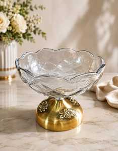 Luxury Glass Mat & <b>Pad</b> with Petal Design <b>Polished</b> Finish Handmade 3mm Thick for Home Decoration - Product Image 3