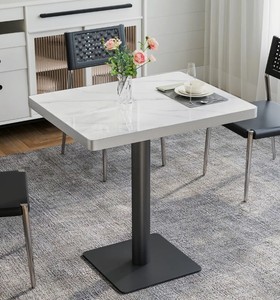 Table de bistrot de luxe en pierre frittée blanche, plateau carré, base en métal noir, table de café, table de salle à manger, fournisseur pour hôtels et restaurants - Product Image 1