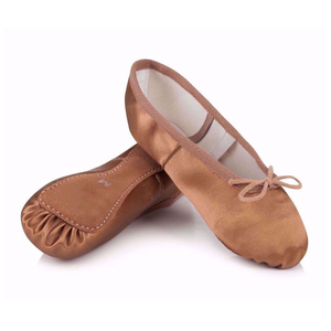 Chaussons de danse en cuir de qualité supérieure pour filles et femmes, chaussures de danse légères avec sangle élastique, idéales pour le studio - Product Image 2