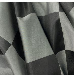 Capas de Peluquería Personalizadas Resistentes a la Decoloración, Capas de Peluquero Profesionales de Poliéster a Cuadros Resistentes a Químicos - Product Image 4