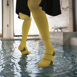 Nouvelles Chaussettes de Football de Qualité Supérieure 2026 pour Hommes et Nouvelles Chaussettes de Football Personnalisées de Haute Qualité en Gros à Vendre - Product Image 3