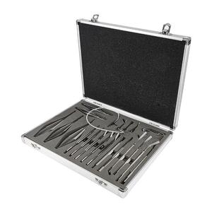Juego de Instrumentos Microquirúrgicos Reutilizables Hechos de Acero Inoxidable de Alta Calidad para Procedimientos Quirúrgicos Avanzados - Product Image 1