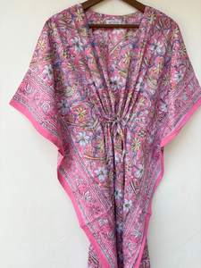 Caftán largo de algodón con estampado floral indio, ideal como ropa de playa o cómoda ropa de dormir para mamás. - Product Image 5