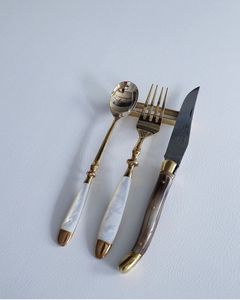 ชุดช้อนส้อมมีดสแตนเลสขัดเงาพรีเมียม ด้ามจับมุก ดีไซน์ล่าสุด - Product Image 3