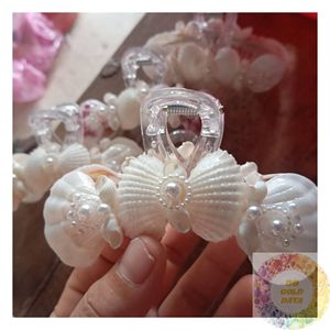 Pince à cheveux en coquillage naturel, faite à la main, écologique, accessoire côtier, support de cheveux durable en coquillage, inspiré de la plage, vente en gros - Product Image 1