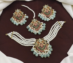 Juego de Joyería Kundan de Diseño, 3 Piezas, Collar y Aretes de Latón, Diseño Personalizado, Joyería de Moda para Bodas de Alta Calidad - Product Image 3
