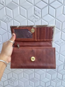 Pochette de créateur unique en cuir de vachette, couleur marron, en cuir à poils, en promotion, cadeau pour femme - Product Image 4