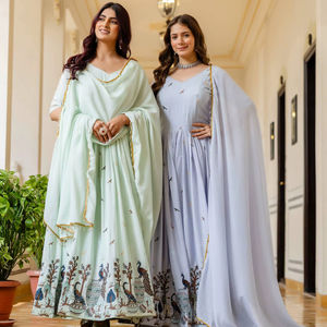 IMPRESIONANTE VESTIDO MODERNO EN FORMA DE A, COLOR CANDY, ORGANZA CON BORDADO, TALLO NATURAL, LARGO HASTA EL SUELO 3.5 MTR, PARA BODAS Y FESTIVALES - Product Image 1