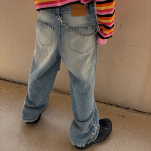 Pantalones Vaqueros Anchos de Mezclilla Lavado Claro para Hombre, Estilo Y2K, Corte Holgado con Remaches de Cadena Plateada - Product Image 1