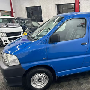 Super Clean 2007 pour HiAce 280 D4D en bon état avec poignée antidérapante et source d'alimentation hybride - Product Image 1