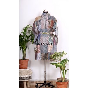 Nouvelle arrivée : Robe kimono vintage en soie patchwork Kantha, peignoir recyclé avec ceinture, vêtement de nuit pour femmes - Product Image 6
