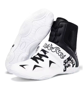 Zapatillas de lucha blancas de caña alta para hombre, con cordones, parte superior de malla, suela de goma, calzado de entrenamiento de combate para gimnasio y ring. - Product Image 1