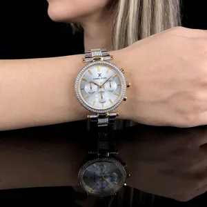 Montre de luxe pour femme avec mouvement mécanique ETA, boîtier en acier inoxydable 30 mm, cadran analogique en verre, résistance à l'eau 100 bars, lunette sertie de diamants, bouton poussoir - Product Image 1