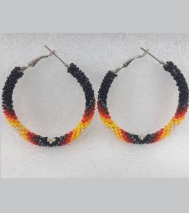 Boucles d'oreilles longues en perles de verre pour une apparence glamour en soirée, ajoutant une touche audacieuse et élégante. - Product Image 2