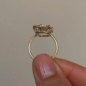 Anillo de compromiso y boda de plata de ley 925 con moissanita de 5 CT de corte cojín alargado, engaste de bisel y chapado en rodio, estilo 'Old Mine' - Product Image 4