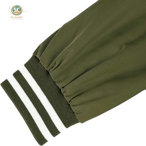 Chaqueta Varsity de Invierno para Hombre con Logotipo Frontal, Transpirable, Cálida, Estilo Atlético Clásico para Comodidad Urbana y Looks Casuales Diarios - Product Image 5