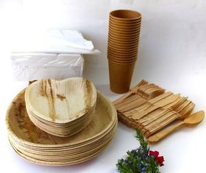 Assiettes en forme de cœur en feuille de palmier biodégradables de 8 pouces de qualité export pour mariages et réceptions, assiettes de présentation alimentaire - Product Image 1