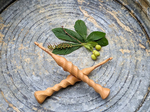 Crochet en bambou naturel durable, léger et robuste, idéal pour les professionnels, les amateurs et les détaillants. - Product Image 4