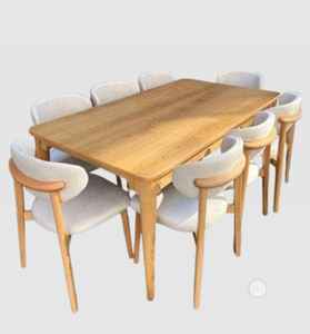 ชุดโต๊ะอาหารไม้โค้งรูปทรงทันสมัย เป็นมิตรกับสิ่งแวดล้อม พร้อมเก้าอี้ 8 ตัว และโต๊ะอาหาร - Product Image 1