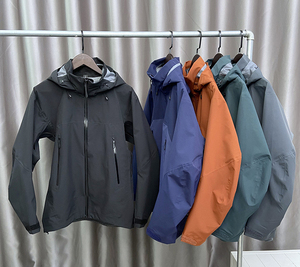 เสื้อแจ็คเก็ตกันลมแบบเรียบง่ายเป็นมิตรกับสิ่งแวดล้อม ขายส่ง น้ำหนักเบา ระบายอากาศได้ดี สไตล์ลำลอง เสื้อผ้าสำหรับฤดูหนาวและกิจกรรมกลางแจ้ง โลโก้ด้านหน้า - Product Image 3