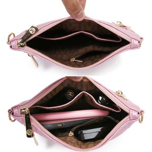 Bolso bandolera con correa para la muñeca Roonie Milan Signature para mujer de Mia K, elegante bolso tipo mensajero - Product Image 5