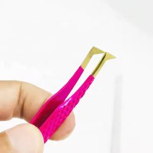Pinzas de Precisión para Pestañas de Color Rosa, Acero Inoxidable, Punta Suave, Empaquetado en Caja - Product Image 3