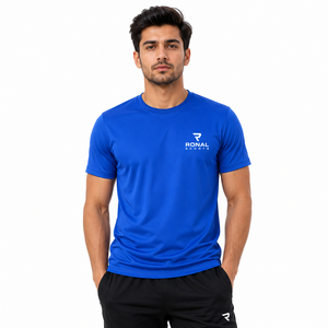 T-shirt sport bleu à manches courtes, coupe classique, séchage rapide, en jersey tricoté, col rond, logo imprimé sur le devant, en coton biologique - Product Image 3
