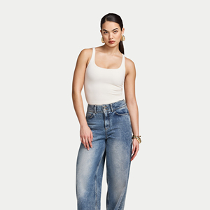 Camisetas sin Mangas de Alta Calidad Personalizadas en Blanco y Negro, sin Costuras, Talla Grande, con Estampado por Sublimación para Mujer - Product Image 2