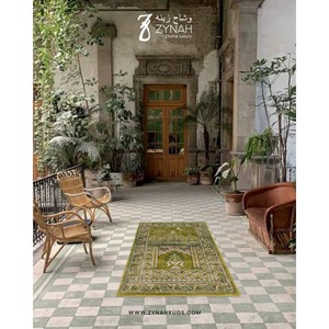 Alfombra de Oración Islámica de Viscosa Suave de Excelente Calidad, Elegante Alfombra Musulmana para Namaz, Alfombra de Adoración Premium para el Hogar y Viajes en Venta - Product Image 3