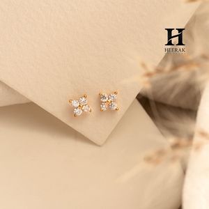 Pendientes de Lujo con Cuatro Piedras en Forma de Flor, Elegantes Pendientes Florales de Diamantes en Oro de 14K, Joyería Fina Minimalista y Elegante para - Product Image 1