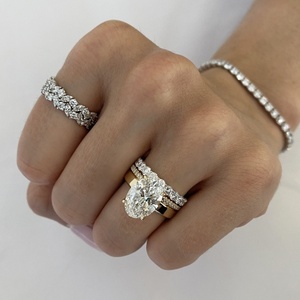 Bague de fiançailles solitaire en diamant ovale de 4,01 carats, bague d'anniversaire en or jaune 14 carats à large bande ovale en moissanite, certifiée IGI - Product Image 1