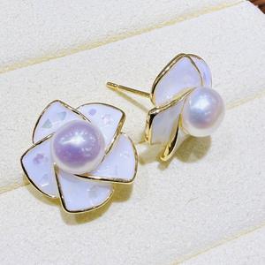 Pendientes con Forma de Bahía de Perlas de Agua Dulce, Estilo Dulce y Fresco con Sonido Explosivo de Concha de Camelia de Montaña - Product Image 4