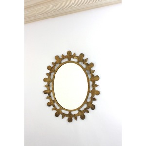 Espejo de Pared Ovalado de Metal de la Más Alta Calidad con Marco Decorativo con Patrón de Hojas, Diseño Tradicional - Product Image 3