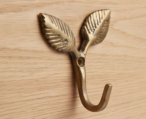 Artisanal Vintage Leaf Design Metal Wall <b>Hook</b> For Clothing Rust Resistant Single <b>Hook</b> Plant Pattern Style - Product Image 1