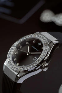 Reloj de Cuarzo Alexander Ferros 2251S-01 con Cristal de Zafiro, Correa de Caucho, Resistente al Agua 50 m, Caja Redonda de Acero Inoxidable, Diseño Moderno - Product Image 4