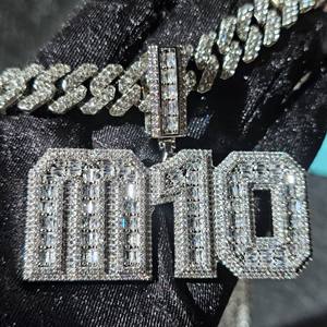 Pendentif personnalisé de luxe serti de diamants Moissanite VVS avec chaîne cubaine, bijoux Hip Hop, éclat premium - Product Image 1