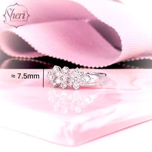 [Sheri Jewels] Anillo de oro blanco macizo de 18 quilates con 3 flores a juego, diamante natural de talla brillante de 0,74 quilates, color F-G, SI1-2 - Product Image 2