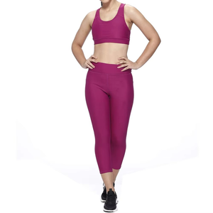 Conjunto de Yoga de 2 Piezas para Mujer al por Mayor: Top Corto de Tirantes Cruzados de Color Liso y Leggings de Cintura Alta hasta la Pantorrilla, Elásticos para Entrenamiento - Product Image 1