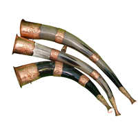 Corne à boire viking en corne de bœuf de qualité supérieure, nouveau design, avec anneaux en cuivre, style amour, corne à boire viking pour la bière au prix le plus bas