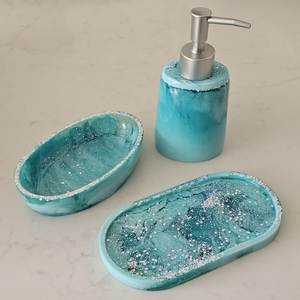 Juego de Baño Moderno de Resina Acrílica con Patrón, Seis Piezas: Dispensador de Jabón Redondo, Portacepillos de Dientes, Dispensador de Toallitas, Bandeja y Portavelas - Product Image 6
