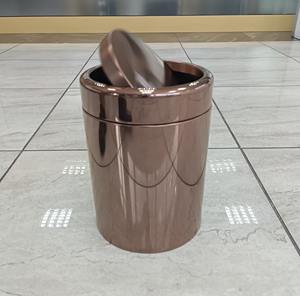 Poubelle élégante en métal finition or rose classique pour bureau, lieu de travail, réception, espaces professionnels et usage domestique - Product Image 5