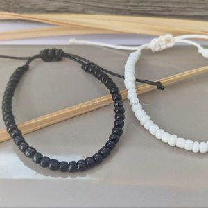 Pulsera de la Amistad Minimalista con Cuentas Negras Ajustables, Logotipo Personalizado, Venta al por Mayor, Regalo de Lujo - Product Image 3