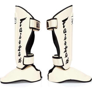 Protections de tibias Fairtex de haute qualité pour l'entraînement au Muay Thai et au kickboxing, vente en gros, design personnalisé, cuir professionnel, protection de tibias Fairtex pour MMA - Product Image 3