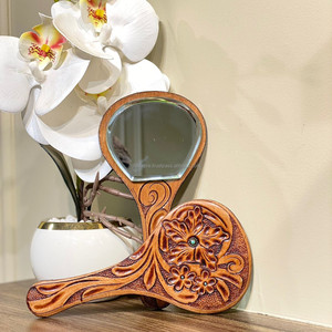 Espejos de bolsillo de mano personalizados de cuero excavado real de diseñador floral de alta calidad Espejos de diseñador personalizados en tarifas al por mayor - Product Image 2