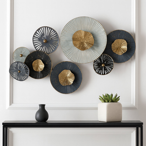 Décoration Murale Circulaire en Métal Noir Radiant Effet Or, Sculpture Moderne en Disque Rayonnant pour Salon, Chambre et Décoration Intérieure - Product Image 1
