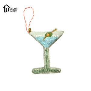 Breloques perlées brodées faites à la main par un créateur de Londres pour les fêtes, commandes en gros bienvenues - Product Image 1