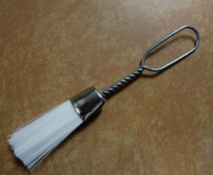 Brosses de nettoyage pour machine à coudre DK-435 |   Brosse de nettoyage en nylon avec manche en acier inoxydable et boucle de suspension - Product Image 2